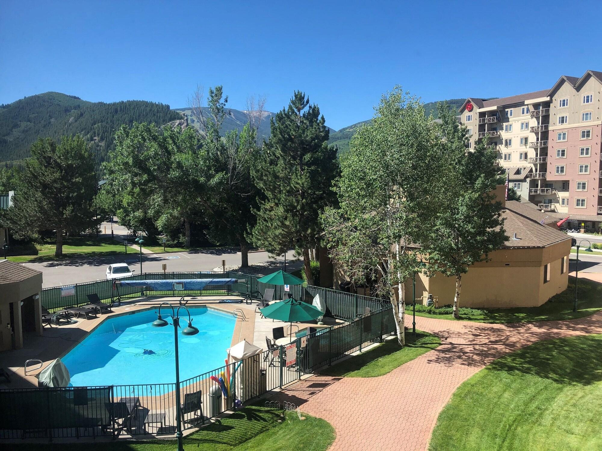 Comfort Inn Near Vail Beaver Creek Avon Exterior photo